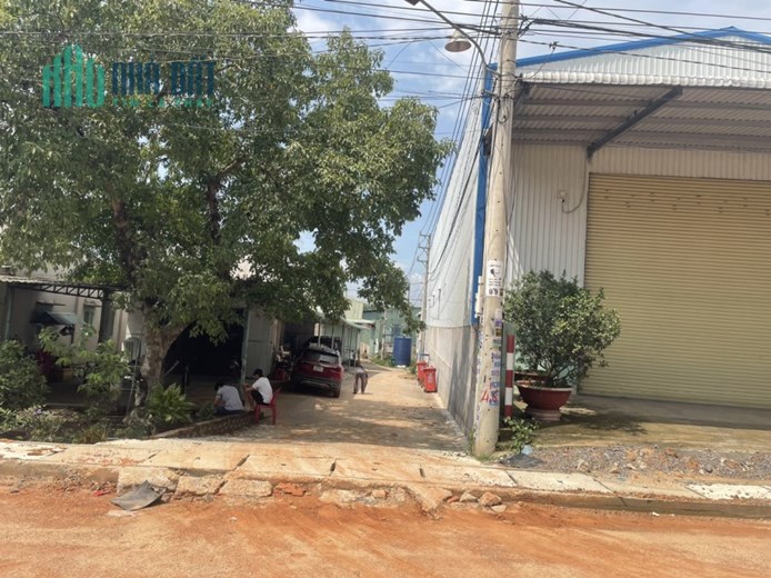 Thanh lý gấp kho xưởng 1400m2 chỉ 12 tỷ