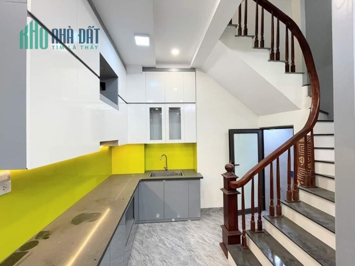 NHÀ MỚI Ở LUÔN-MỚI KOONG - GẦN PHỐ - Ô TÔ ĐỖ SÁT NHÀ - TIỆN ÍCH NGẬP TRÀN Nguyễn Khoái 48 mét 5