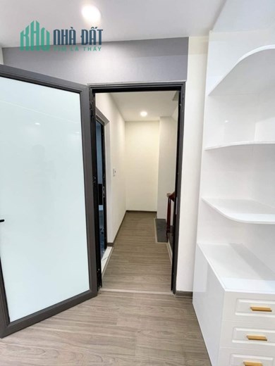 NHÀ MỚI Ở LUÔN-MỚI KOONG - GẦN PHỐ - Ô TÔ ĐỖ SÁT NHÀ - TIỆN ÍCH NGẬP TRÀN Nguyễn Khoái 48 mét 5