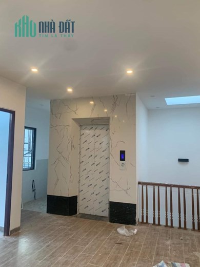 NHÀ MỚI PHỐ GIA THUỴ LONG BIÊN LÔ GÓC THANG MÁY NGÕ THÔNG Ô TÔ 7 CHỖ