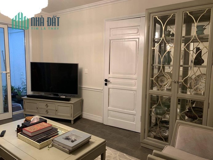 Bán Tòa căn hộ 201m2 phố Đội Cấn, Ba Đình 10 tầng Thang máy Dòng tiền 3 tỷ/năm Giá 42.5 Tỷ