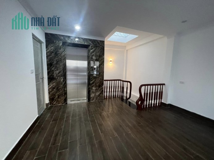 Bán Tòa căn hộ 205m2 phố Đội Cấn, Ba Đình 44 phòng Thang máy Dòng tiền 3 tỷ/năm Giá 42.2 Tỷ