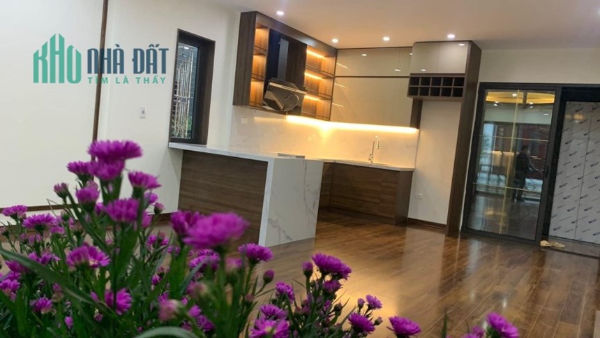 Bán Tòa căn hộ 203m2 phố Đội Cấn, Ba Đình 10 tầng Thang máy Dòng tiền 3 tỷ/năm Giá 42.4 Tỷ