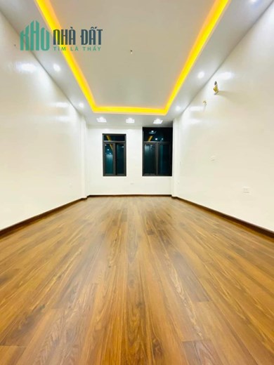 BÁN NHÀ TÂN MAI 39m × 5T. NGÕ Ô TÔ TRÁNH. Chỉ hơn 3.75 Tỷ