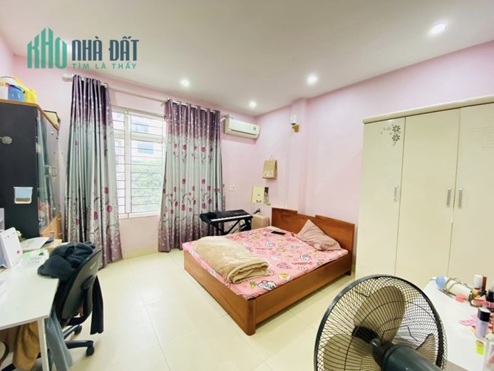 55m 7 Tầng Lô Góc Phố Hoàng Hoa Thám. Nhà Thang Máy Gần Ô Tô Giá Đầu Tư. Chủ Cần Bán Gấp.
