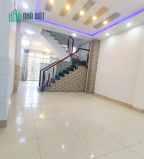 Tân Phú hẻm 8M ô tô 7 chỗ thông, 4.2*mx15m Nhà mới đúc 2 tấm BTCT, Chủ ngộp Bank