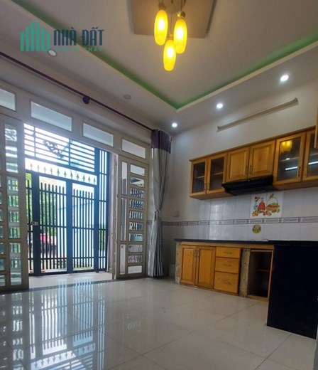 Tân Phú hẻm 8M ô tô 7 chỗ thông, 4.2*mx15m Nhà mới đúc 2 tấm BTCT, Chủ ngộp Bank