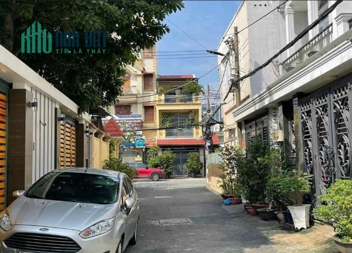 Bán nhà Phú Nhuận HXH , 50m2, 5 Tầng BTCT Thích Quảng Đức . Giá 7,9 Tỷ