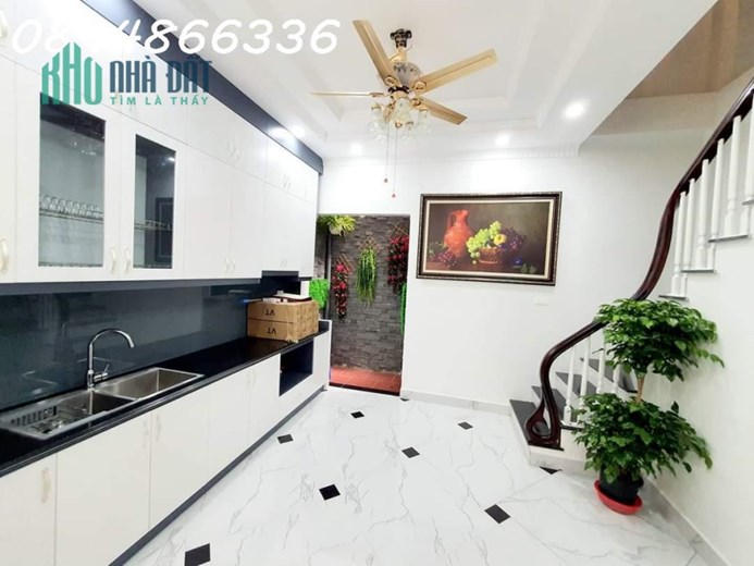 Giáp Nhất nhà đẹp, thang máy, ô tô đỗ cửa, kinh doanh, 56m x 5 tầng x 5m mặt tiền