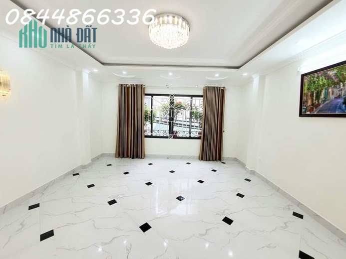 Giáp Nhất nhà đẹp, thang máy, ô tô đỗ cửa, kinh doanh, 56m x 5 tầng x 5m mặt tiền