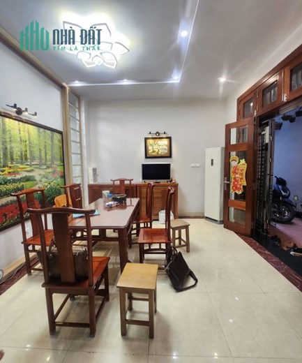 BÁN NHÀ 5 TẦNG LẠC LONG QUÂN, CẦU GIẤY. DOEENJ TÍCH 57M2 X 4M
