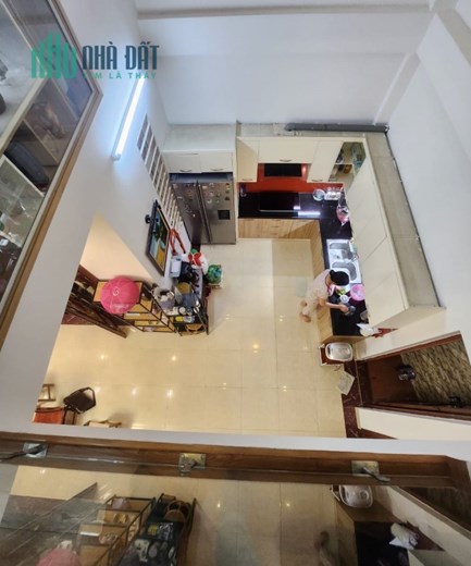 BÁN NHÀ 5 TẦNG LẠC LONG QUÂN, CẦU GIẤY. DOEENJ TÍCH 57M2 X 4M