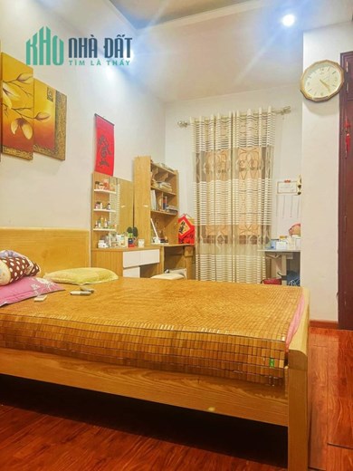 siêu rẻ ! nhà hoàng quốc việt phân lô ôtô tránh nhỉnh 10 tỷ 46,5 m 4T