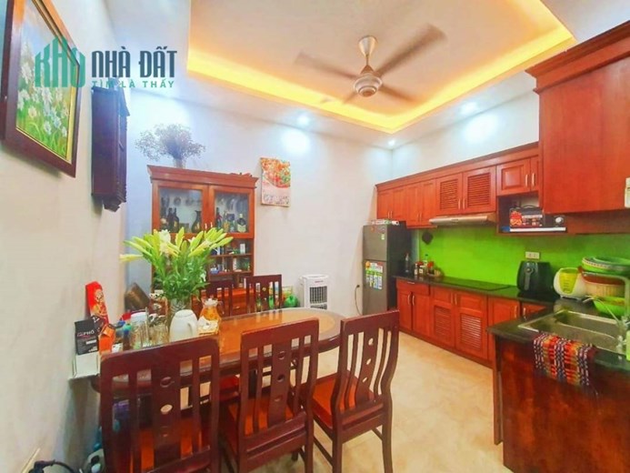 siêu rẻ ! nhà hoàng quốc việt phân lô ôtô tránh nhỉnh 10 tỷ 46,5 m 4T
