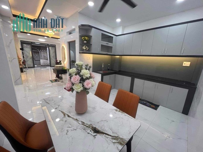 Nhà Mới Ở Ngay Âu Dương Lân Quận 8, 50m2 (4.2 x12m), 3Tầng, Ngay Cầu Chữ Y