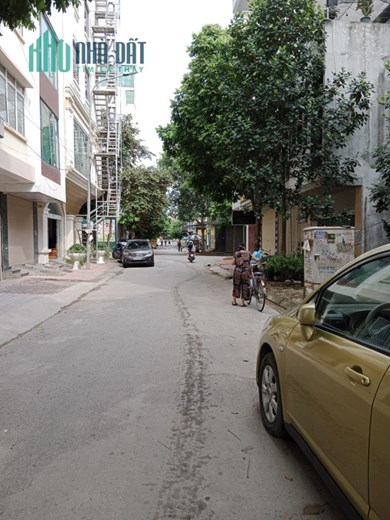 -Bán đất phân lô dịch vụ Dương Nội Hà Đông cạnh Aeon
-Diện tích 50m phân lô  ô tô chạy vòng quanh