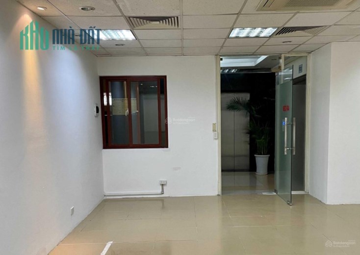 CHỦ VỠ NỢ - Bán GẤP nhà 2 tầng cũ Đống Đa ô tô tránh, vỉa hè rộng ô tô đỗ ngày và đêm 90m2, MT6m,