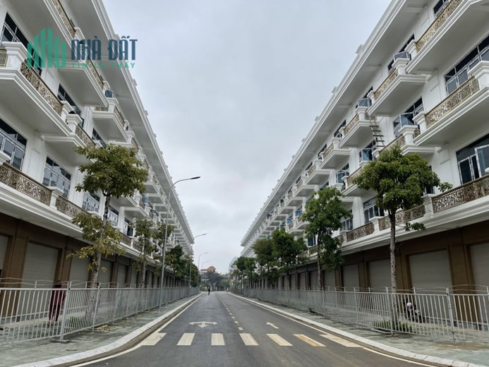 LIỀN KỀ 4 TẦNG, GIÁ 3 TỶ. NHẬN NHÀ SANG TÊN SỔ NGAY. HOTLINE: 0966343969
