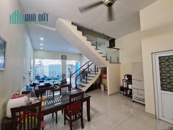 Bán nhà phố Bồ Đề, Ô tô, Dân xây, 61 m2, 4 tầng, giá chỉ 7 tỷ.