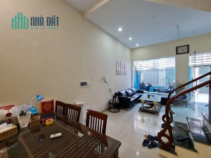 Bán nhà phố Bồ Đề, Ô tô, Dân xây, 61 m2, 4 tầng, giá chỉ 7 tỷ.