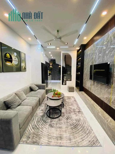 NHÀ XINH HOÀNG ĐẠO THÀNH - PHÂN LÔ - CÁCH NHÀ RA Ô TÔ TRÁNH - 33M2 - KHÔNG CHUNG CỔNG