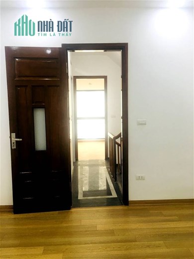 BÁN NHÀ 5 TẦNG KIM GIANG MỚI KÍNH KOONG 36M2, MT 3.7M, GIÁ 4.65 TỶ, Ô TÔ 10M