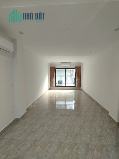 Bán nhà Cát Linh 40m2 x 4 tầng, gần phố, ngõ nông, chỉ 5,2 tỷ, 3 bước ra ga Cát Linh Hà Đông