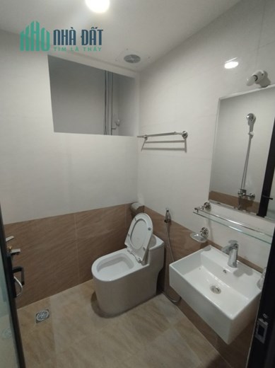 Bán nhà Cát Linh 40m2 x 4 tầng, gần phố, ngõ nông, chỉ 5,2 tỷ, 3 bước ra ga Cát Linh Hà Đông