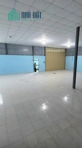 Kho xưởng nền gạch, laphong trần 550m2 ngã tư Ga Quận 12
