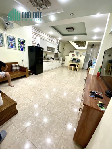 NHANH TAY!!! Siêu phẩm Thịnh Quang, Đống Đa - 46m2  5 Tầng mà chỉ 6 tỷ thôi