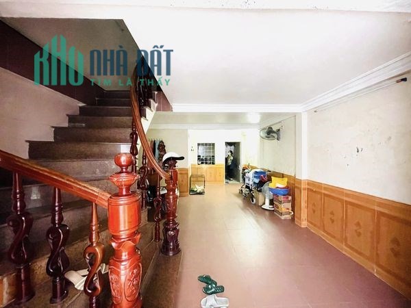 KIẾM ĐÂU RA!!! Siêu phẩm Lô góc đường Láng, 47m2  4 Tầng, Chỉ nhỉnh 5.5 Tỷ