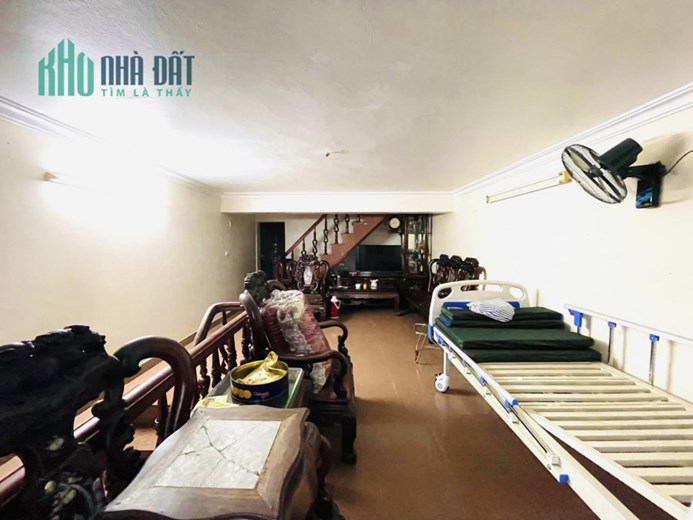 KIẾM ĐÂU RA!!! Siêu phẩm Lô góc đường Láng, 47m2  4 Tầng, Chỉ nhỉnh 5.5 Tỷ