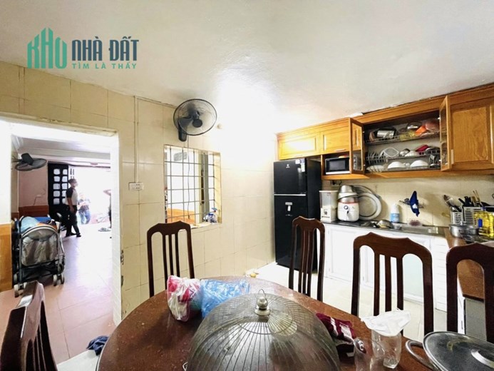 KIẾM ĐÂU RA!!! Siêu phẩm Lô góc đường Láng, 47m2  4 Tầng, Chỉ nhỉnh 5.5 Tỷ