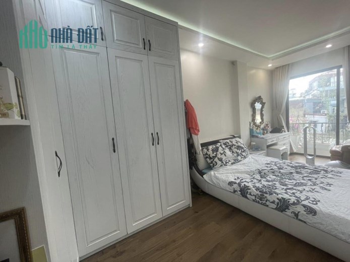 Bán nhà Cát Linh, Giảng Võ 50m, 6T, gara oto, kinh doanh sầm uất, tiện ích vô vàn