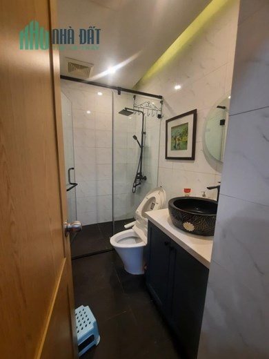 95m 8 Tầng Doanh Thu 1,2 Tỷ 1 Năm Trung Tâm Quận Ba Đình.16 Phòng Cho Thuê. Vỉa Hè Đá Bóng. Ô Tô