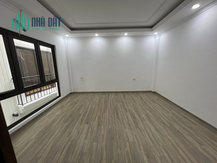 Bán nhà Phố Cát Linh- Đống Đa, tháng máy nhập khẩu, 36 m2, 6.4 tỷ
