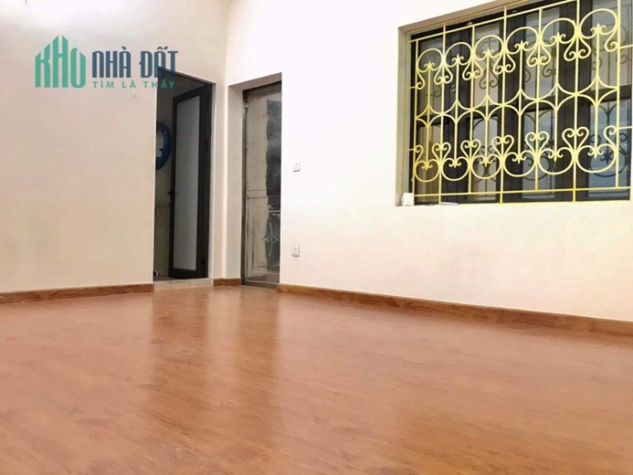 40m 5 Tầng 4,5 Tỷ Lạc Long Quân Tây Hồ. Nhà Cạnh Hồ Tây Lộng Gió. Chủ Cần Bán Gấp.