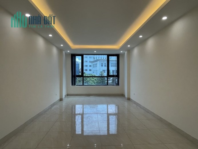 Gia đình cần bán Toà nhà 9 tầng mặt phố Hoàng Văn Thái gần chợ Vương Thừa Vũ,Cù Chính Lan,Lê Trọng