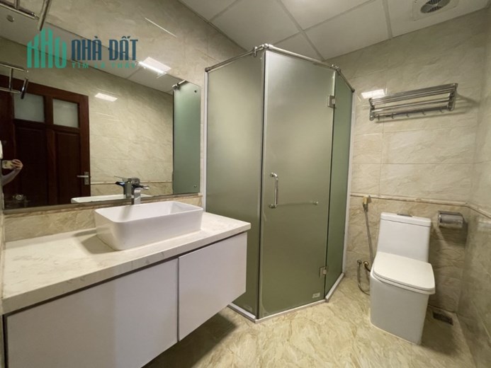 Gia đình cần bán Toà nhà 9 tầng mặt phố Hoàng Văn Thái gần chợ Vương Thừa Vũ,Cù Chính Lan,Lê Trọng