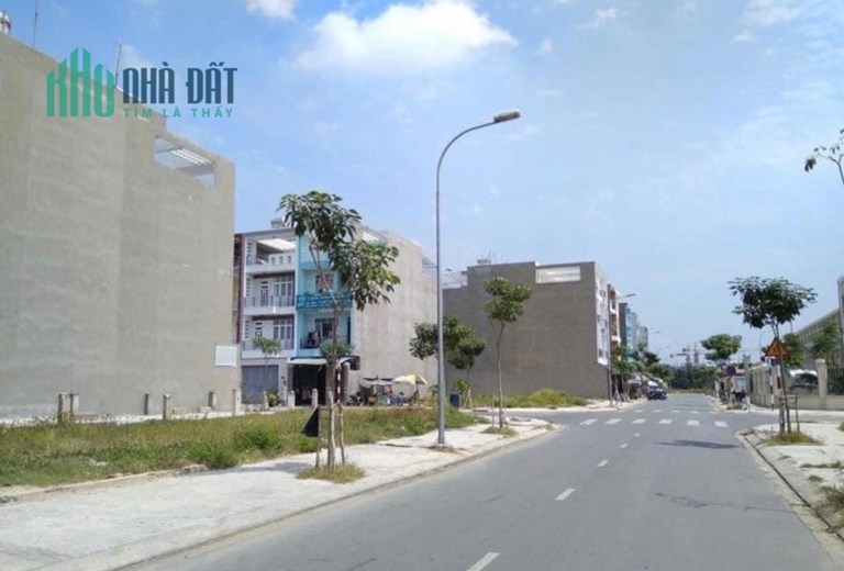 Chính Chủ bán gấp lô đất mặt tiền đường quốc lộ 13 nằm ngay TT Hành Chính Bàu Bàng 1ty490