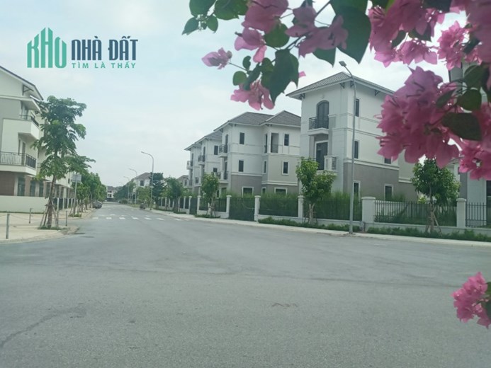 Phong thuỷ đẹp. Biệt thự ven sông VSIP, Từ Sơn, Bắc Ninh.  Chưa đầy 13 tỉ.