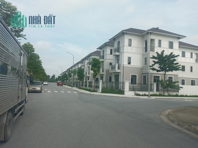 Phong thuỷ đẹp. Biệt thự ven sông VSIP, Từ Sơn, Bắc Ninh.  Chưa đầy 13 tỉ.