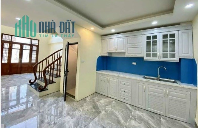 Bán nhà 5 tầng x 40 m2 thiết kế đầy đủ công năng tại Di Trạch ngõ thông vài bước ra ô tô - PB