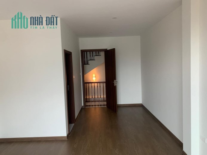 Nhà Phố Thạch Bàn – Diện Tích 40M x 5 Tầng – MT 4M – Giá Chỉ Nhô 3 Tỷ