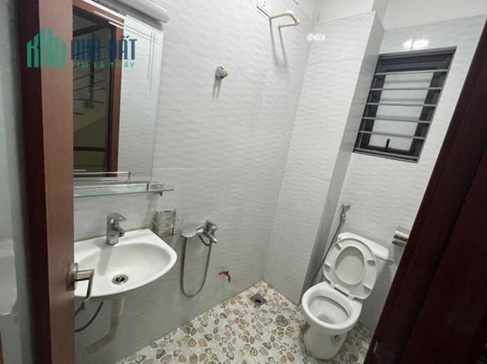 Cho thuê phòng trọ khép kín tháng máy tại Trần Duy Hưng, Cầu Giấy, Hà Nội.