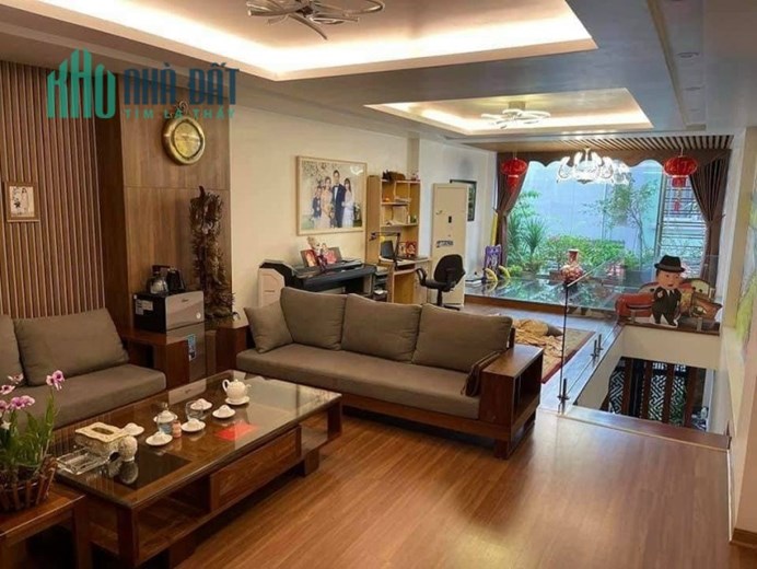Nhà đẹp nguyễn Văn Cừ, full nội thất, gần phố, DT 57m2 x 6T, MT 4.3m, nhỉnh 7 tỷ