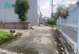 CC cần bán gấp lô đất 62,2m đường yên Xuân Nộn đường 4m chỉ nhỉnh tỷ LH 0963379893 c