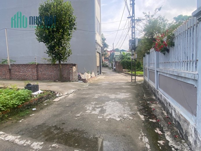 CC cần bán gấp lô đất 62,2m đường yên Xuân Nộn đường 4m chỉ nhỉnh tỷ LH 0963379893 c