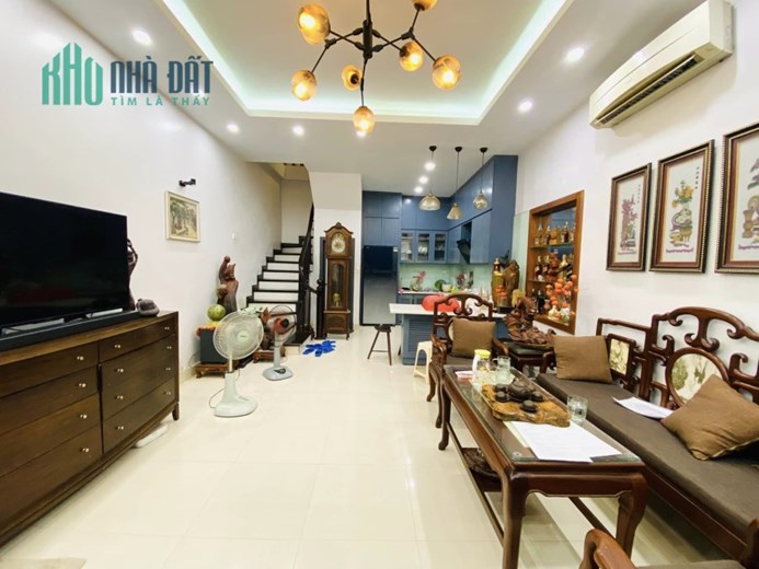BÁN NHÀ PHỐ TRẦN KHÁT CHÂN, 51M2 - 5 TẦNG - 4 NGỦ, NHÀ ĐẸP, NỘI THẤT GỖ XỊN, NHỈNH 6 TỶ