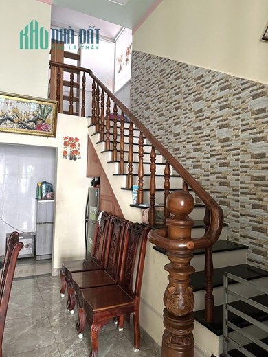 Kẹt tiền bán gấp nhà Phan Văn Trị, Bình Thạnh, 89m2, 3 tầng, chỉ 6 tỷ 400